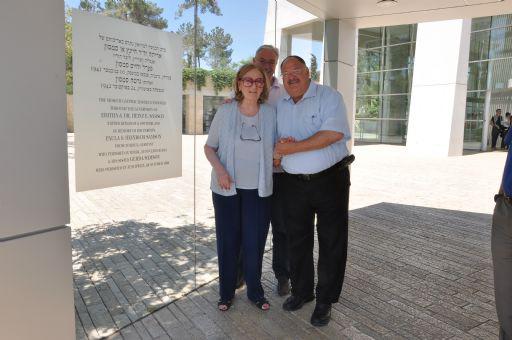 Yad Vashem Benefactor Editha Samson and Peter Bierman were joined by Shaya Ben Yehuda (right) at Yad Vashem’s &quot;Museum Gateway&quot;. 